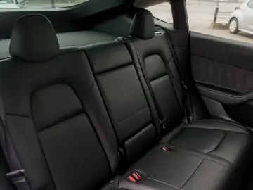 TESLA Y Dual Motor Long Range AWD