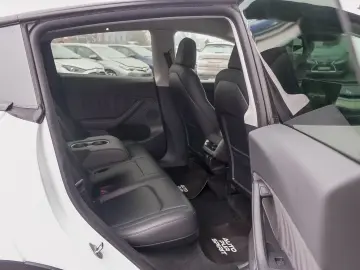 TESLA Y Dual Motor Long Range AWD