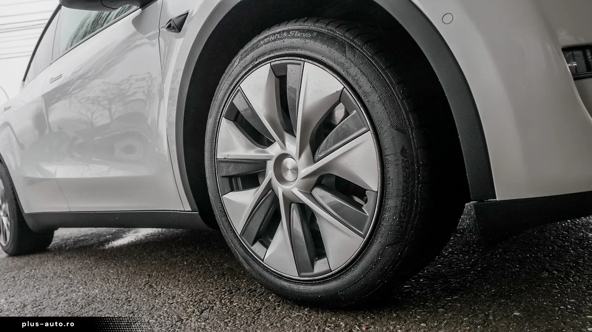 TESLA Y Dual Motor Long Range AWD