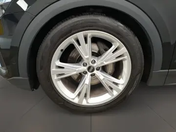 AUDI Q8 55 TFSI quattro