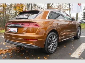 AUDI Q8 55 TFSI e quattro S line
