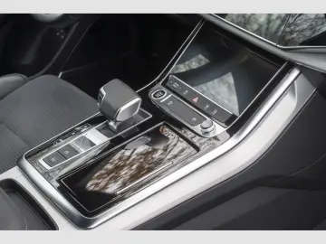 AUDI Q8 55 TFSI e quattro S line