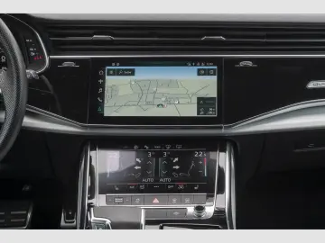AUDI Q8 55 TFSI e quattro S line