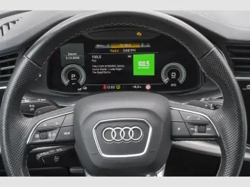 AUDI Q8 55 TFSI e quattro S line