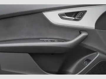 AUDI Q8 55 TFSI e quattro S line