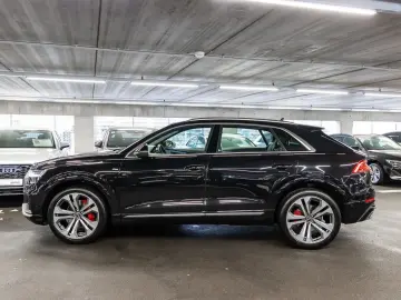 AUDI Q8 55 TFSI quattro S line