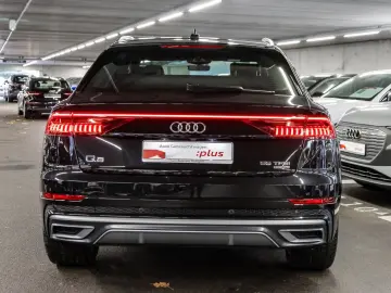 AUDI Q8 55 TFSI quattro S line