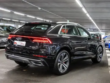 AUDI Q8 55 TFSI quattro S line