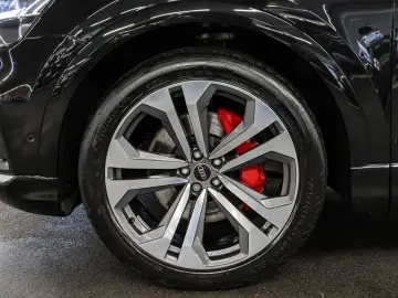 AUDI Q8 55 TFSI quattro S line