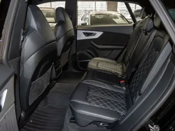 AUDI Q8 55 TFSI quattro S line