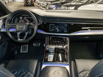 AUDI Q8 55 TFSI quattro S line