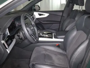 AUDI Q8  S-Line 55TFSI