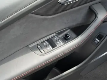 AUDI RS Q8 4.0 TFSI quattro 23  B&O SAGA Carb. Matrix