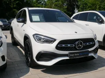MERCEDES-BENZ GLA 250 e AMG NIGHT DISTRONIC AHK MEMO&hellip;