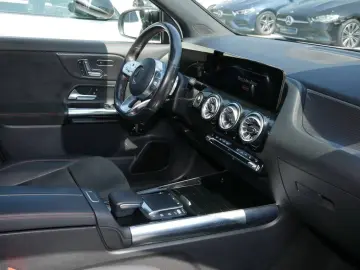 MERCEDES-BENZ GLA 250 e AMG NIGHT DISTRONIC AHK MEMO&hellip;