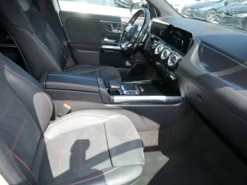 MERCEDES-BENZ GLA 250 e AMG NIGHT DISTRONIC AHK MEMO&hellip;