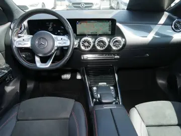 MERCEDES-BENZ GLA 250 e AMG NIGHT DISTRONIC AHK MEMO&hellip;