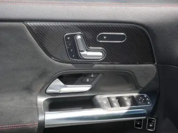 MERCEDES-BENZ GLA 250 e AMG NIGHT DISTRONIC AHK MEMO&hellip;