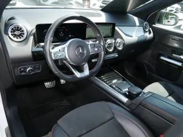 MERCEDES-BENZ GLA 250 e AMG NIGHT DISTRONIC AHK MEMO&hellip;