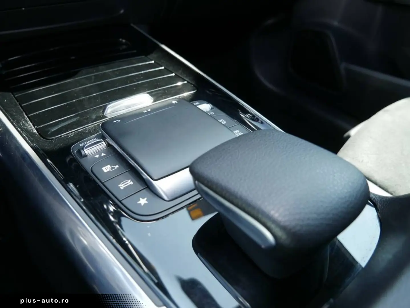 MERCEDES-BENZ GLA 250 e AMG NIGHT DISTRONIC AHK MEMO&hellip;