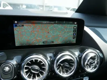 MERCEDES-BENZ GLA 250 e AMG NIGHT DISTRONIC AHK MEMO&hellip;