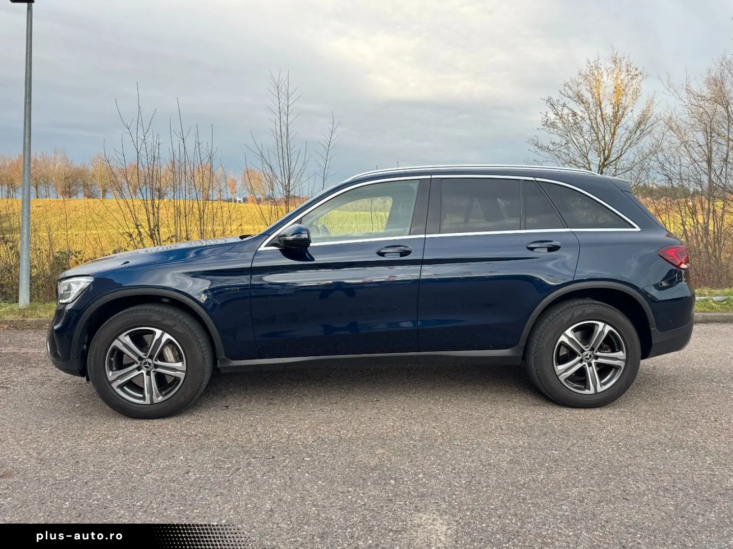 MERCEDES-BENZ GLC 300 e 4Matic LED AHK HUD Leder 1.Hand