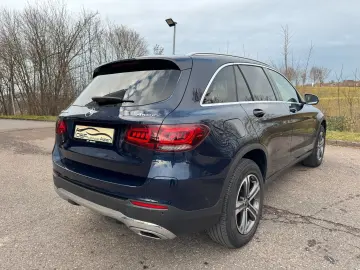 MERCEDES-BENZ GLC 300 e 4Matic LED AHK HUD Leder 1.Hand