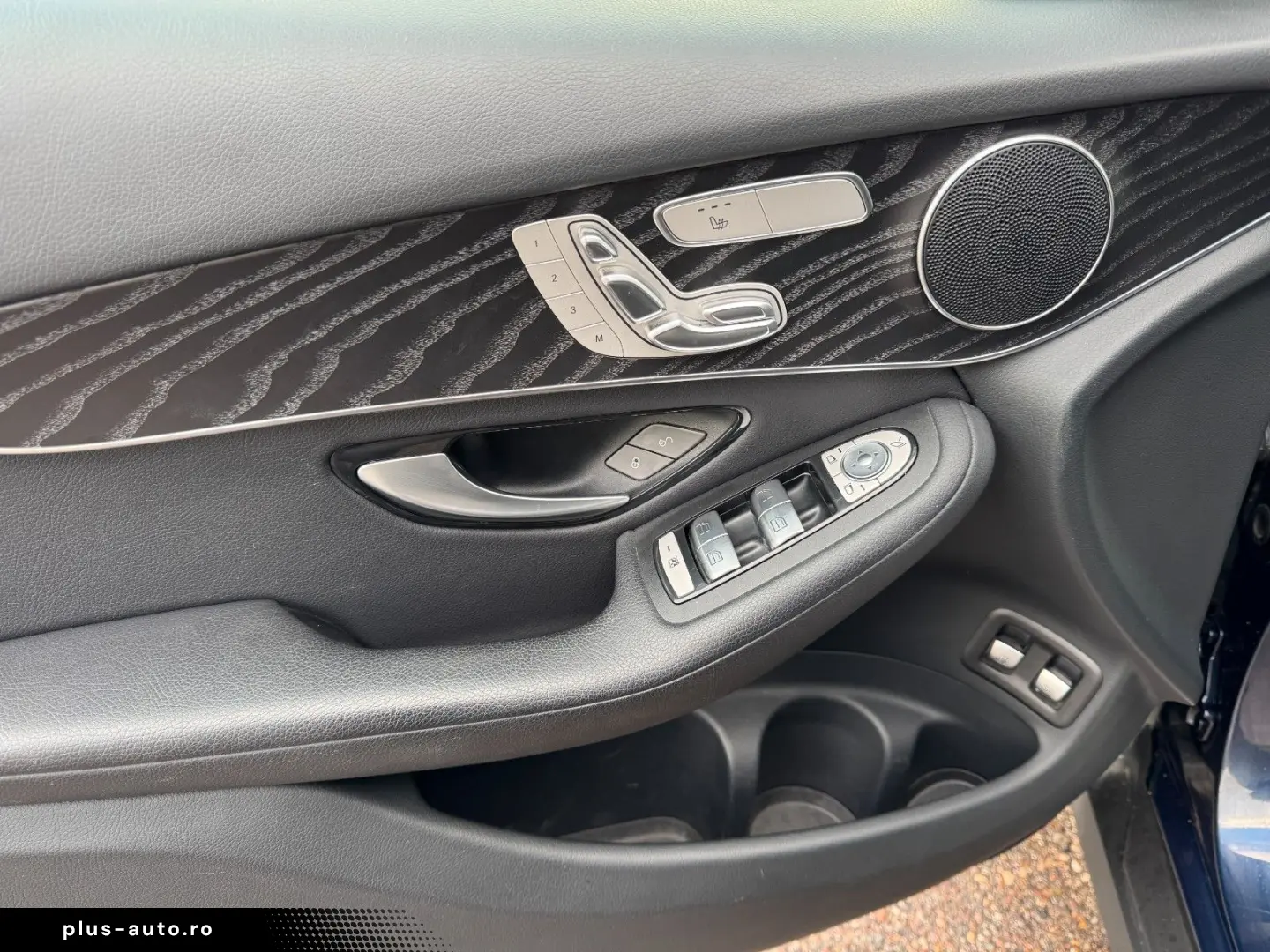 MERCEDES-BENZ GLC 300 e 4Matic LED AHK HUD Leder 1.Hand