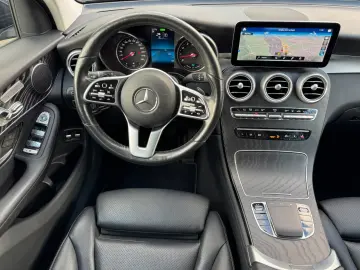 MERCEDES-BENZ GLC 300 e 4Matic LED AHK HUD Leder 1.Hand