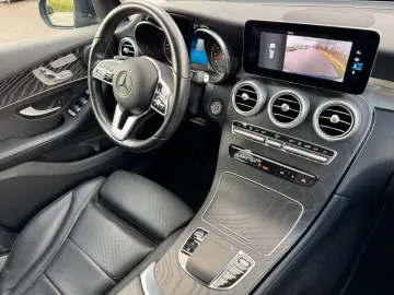 MERCEDES-BENZ GLC 300 e 4Matic LED AHK HUD Leder 1.Hand