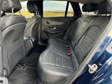 MERCEDES-BENZ GLC 300 e 4Matic LED AHK HUD Leder 1.Hand