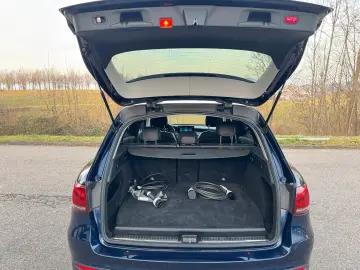 MERCEDES-BENZ GLC 300 e 4Matic LED AHK HUD Leder 1.Hand