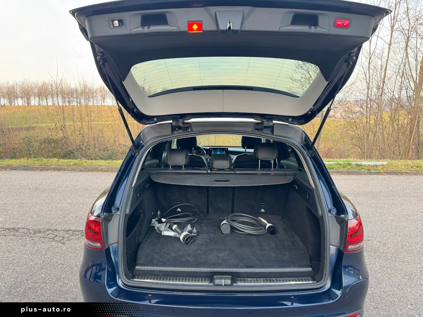 MERCEDES-BENZ GLC 300 e 4Matic LED AHK HUD Leder 1.Hand