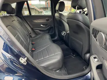 MERCEDES-BENZ GLC 300 e 4Matic LED AHK HUD Leder 1.Hand