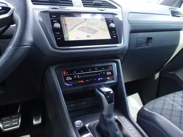 VW Tiguan 2 0 TDI DSG AHK Navi IQ-Matrix 3xR-Line