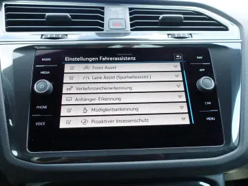 VW Tiguan 2 0 TDI DSG AHK Navi IQ-Matrix 3xR-Line
