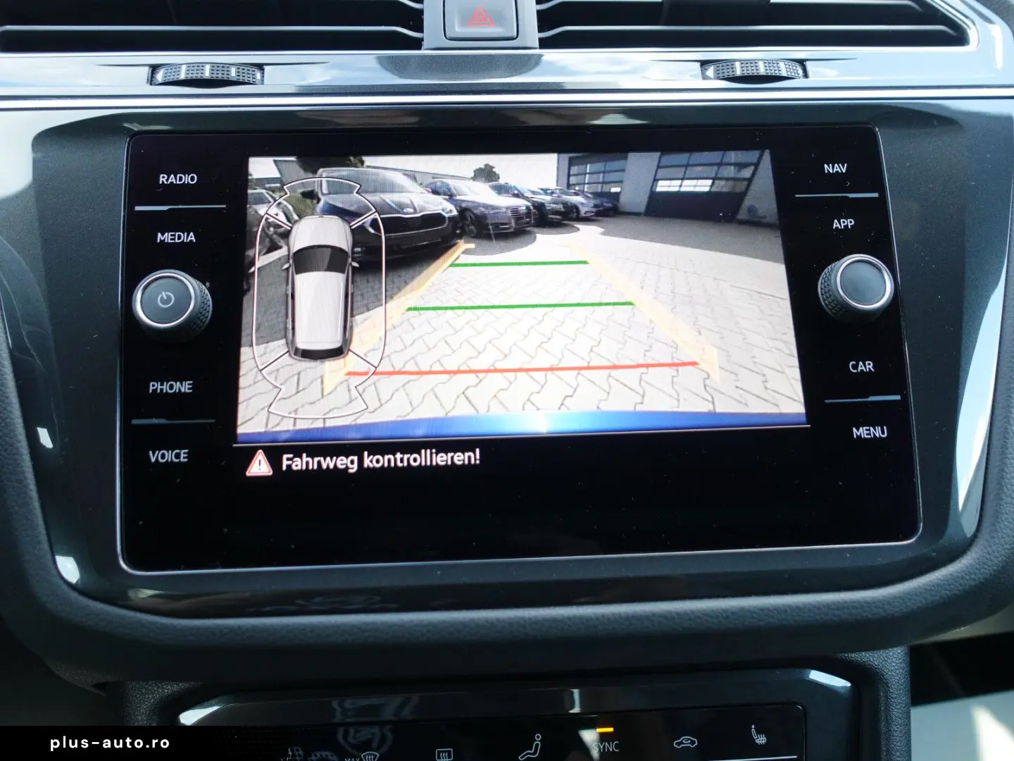 VW Tiguan 2 0 TDI DSG AHK Navi IQ-Matrix 3xR-Line