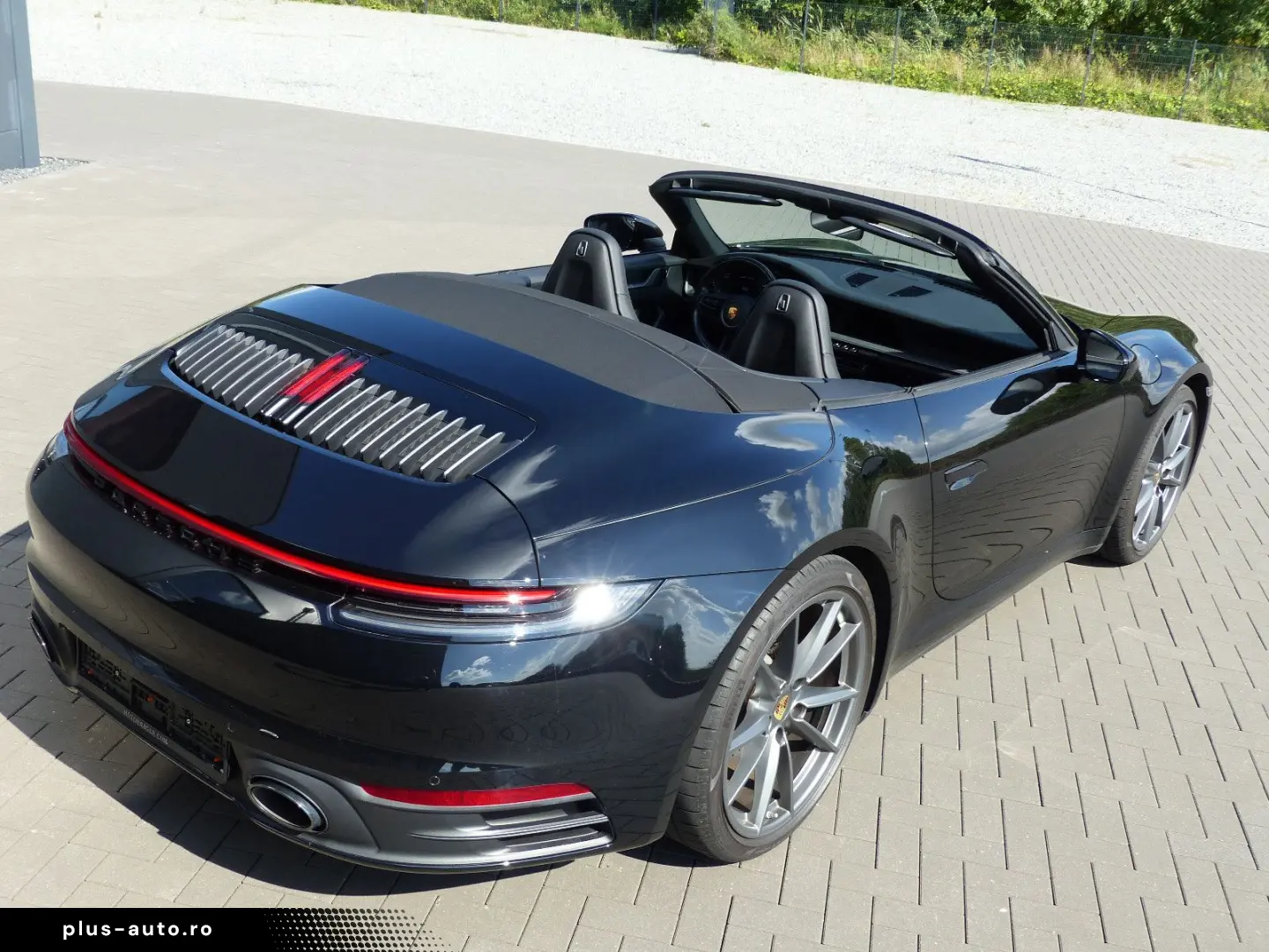 PORSCHE 992 Carrera 4 Cabriolet