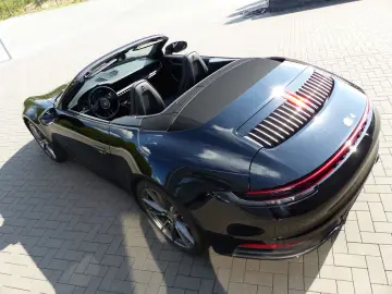 PORSCHE 992 Carrera 4 Cabriolet