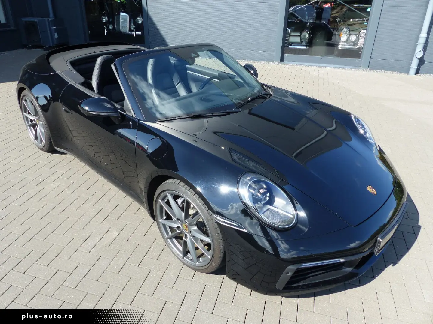 PORSCHE 992 Carrera 4 Cabriolet