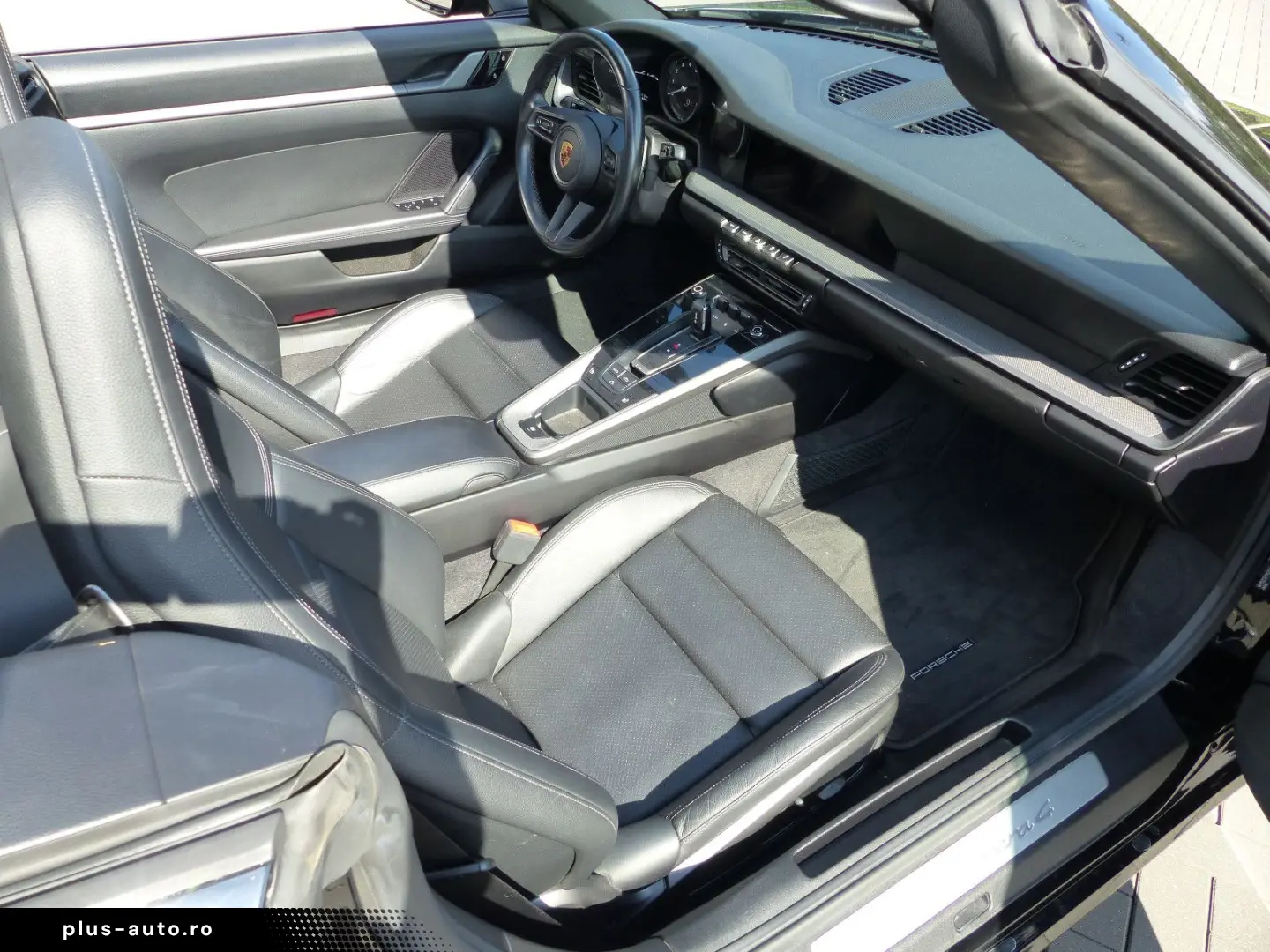 PORSCHE 992 Carrera 4 Cabriolet