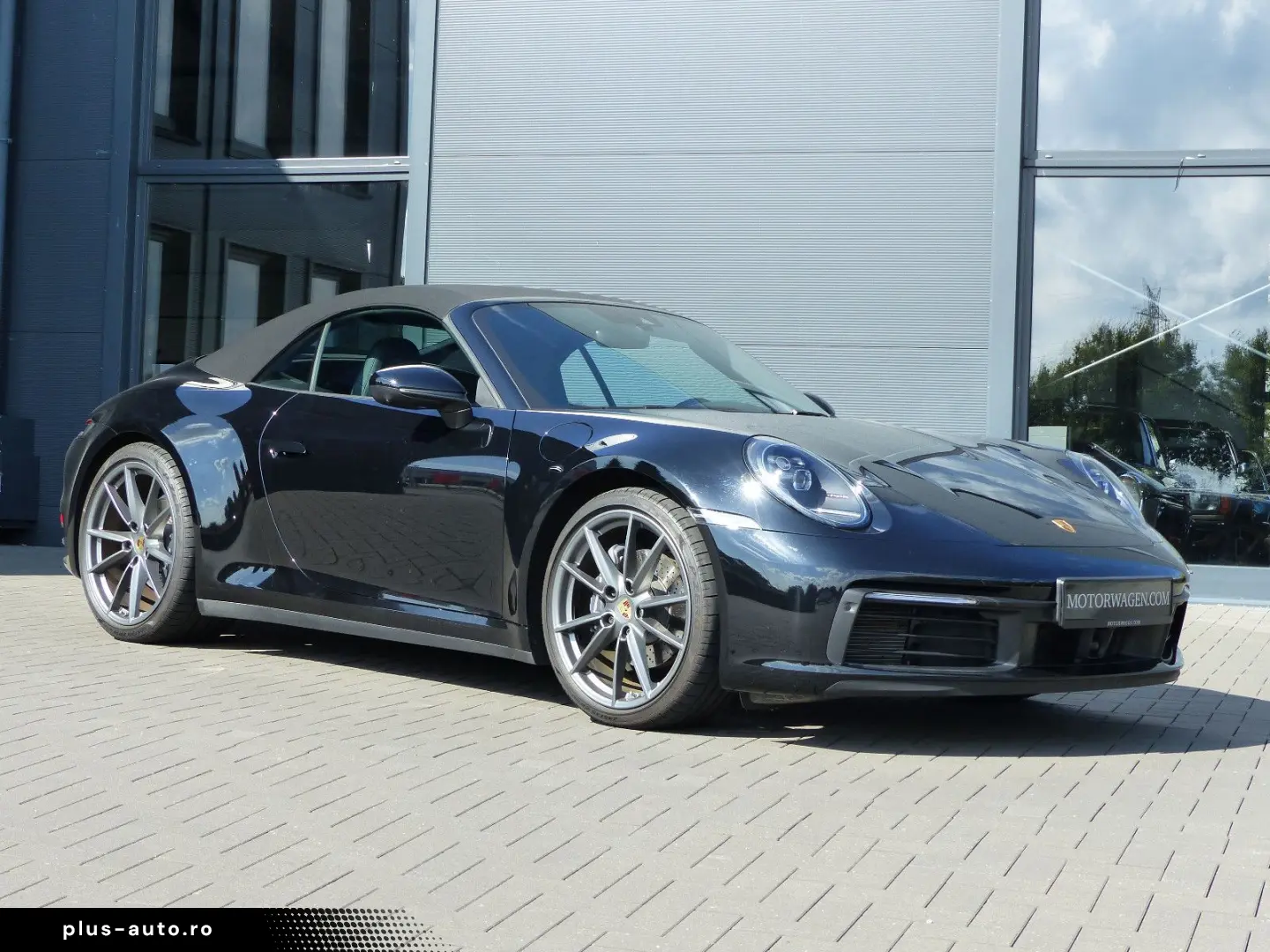 PORSCHE 992 Carrera 4 Cabriolet