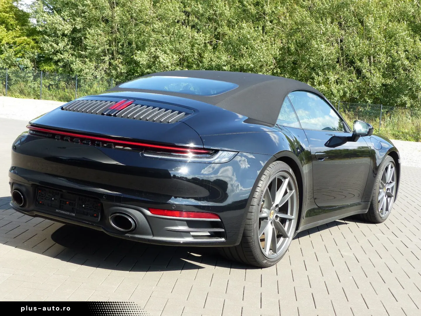 PORSCHE 992 Carrera 4 Cabriolet