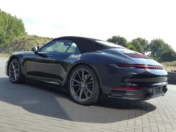 PORSCHE 992 Carrera 4 Cabriolet