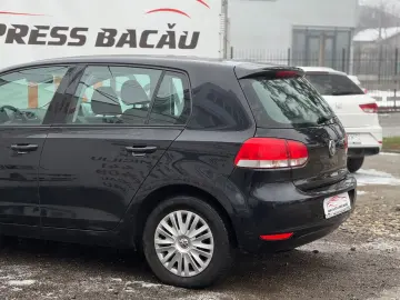 VOLKSWAGEN GOLF 1.6 MPI