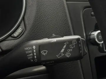 VOLKSWAGEN GOLF 1.6 MPI