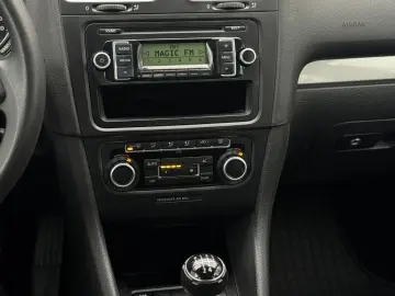 VOLKSWAGEN GOLF 1.6 MPI