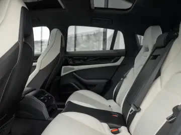 Porsche Panamera 4 E-Hybrid