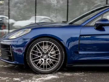 Porsche Panamera 4 E-Hybrid