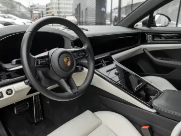Porsche Panamera 4 E-Hybrid